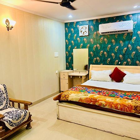 Sainik Guest House 500Mtr From Medanta Hospital Lucknow Exterior photo
