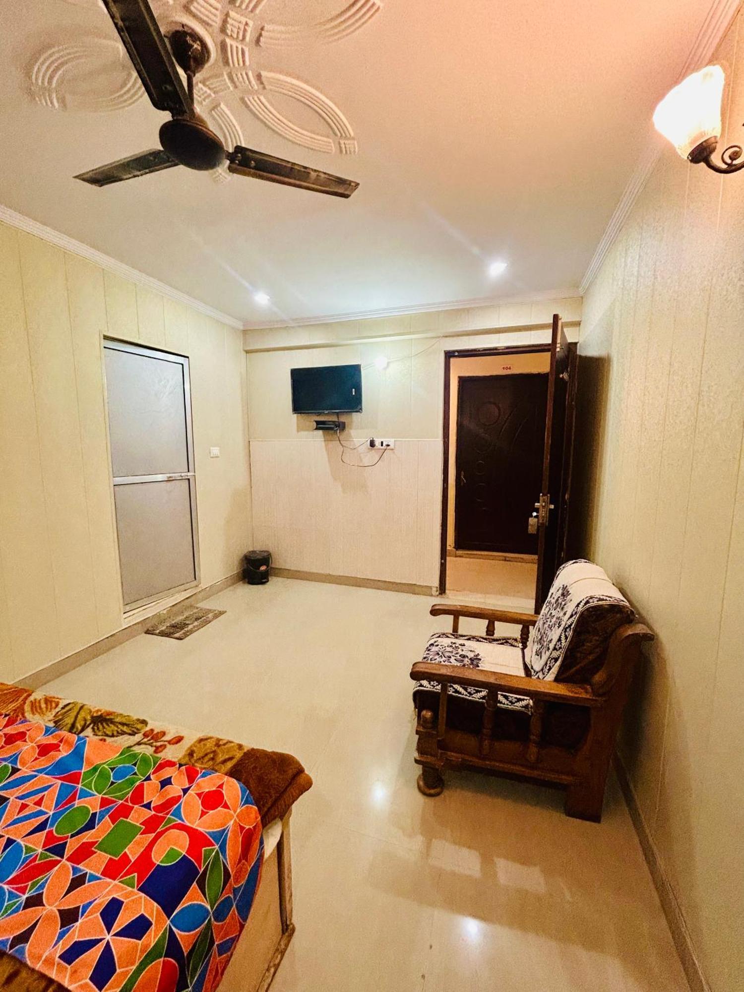 Sainik Guest House 500Mtr From Medanta Hospital Lucknow Exterior photo